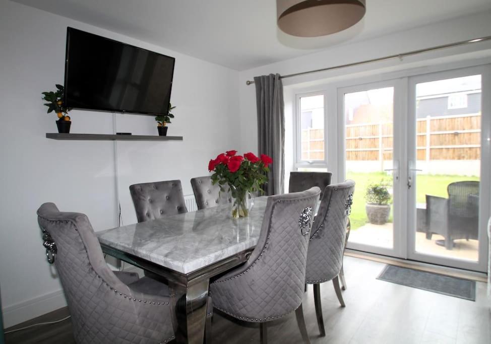 Beaulieu Park - Sleeps 10 - Chelmsford Villa Broomfield  Dış mekan fotoğraf